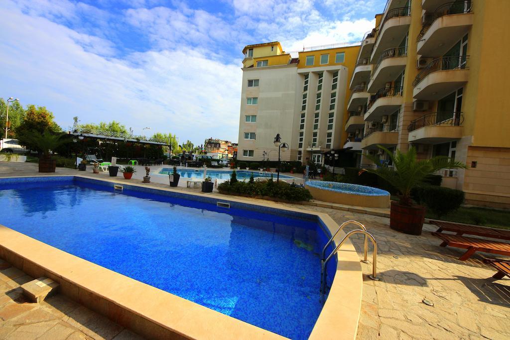 Menada Sea Regal Apartments 써니비치 외부 사진