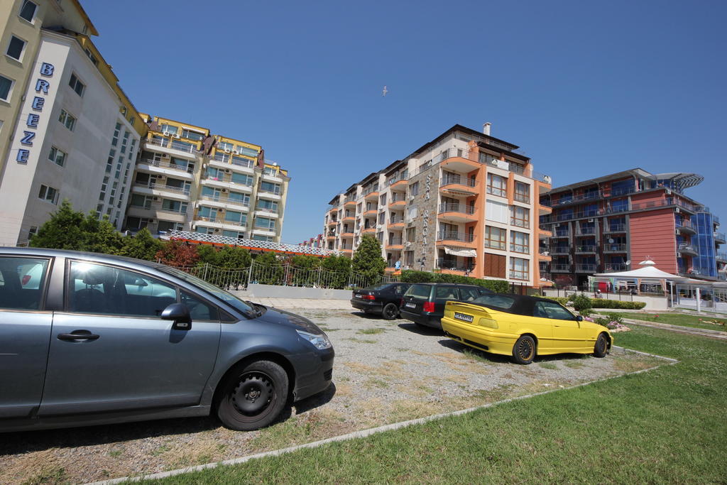 Menada Sea Regal Apartments 써니비치 외부 사진
