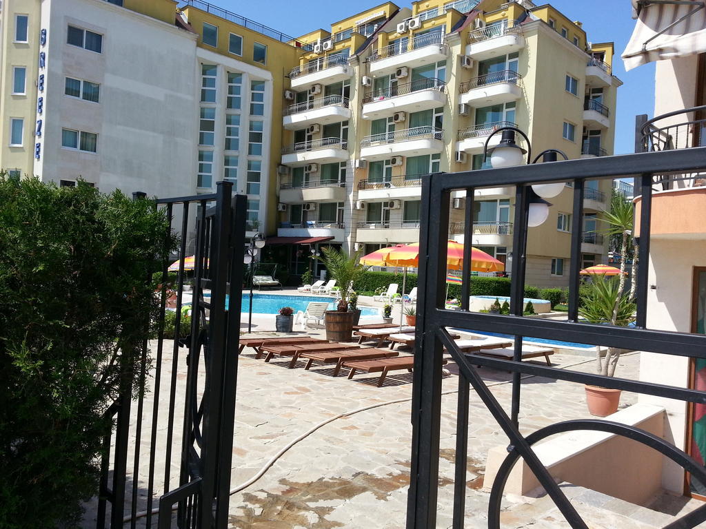 Menada Sea Regal Apartments 써니비치 외부 사진
